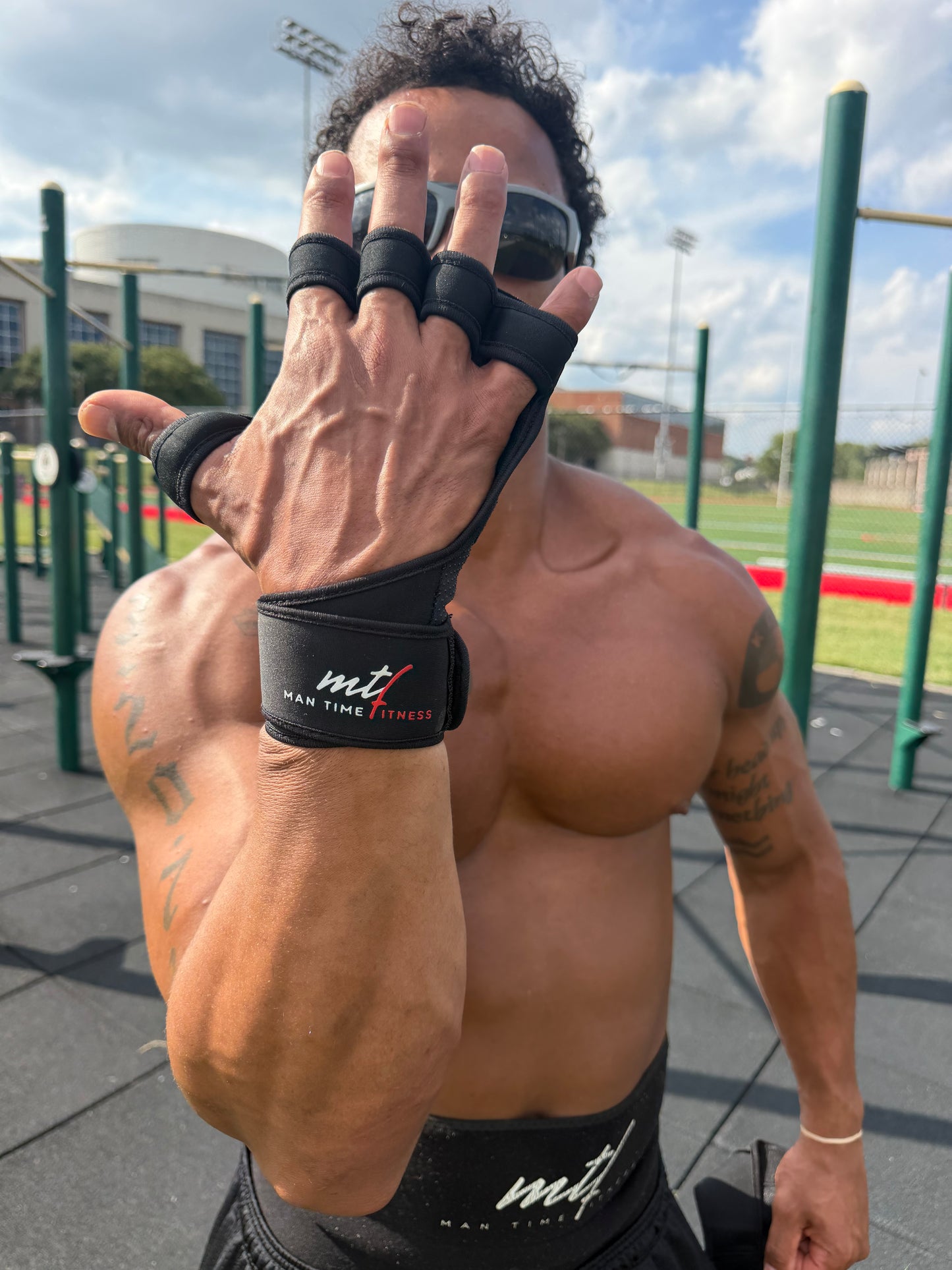 WRIST WRAP GLOVES